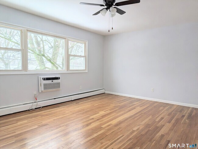 Building Photo - 15 Cherry Hill Dr