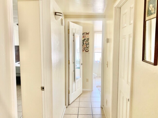 Building Photo - 725 East 5th Street