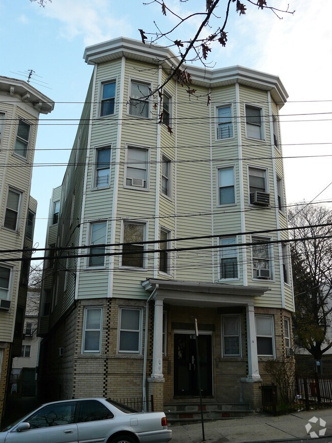 Primary Photo - 31 Spruce St