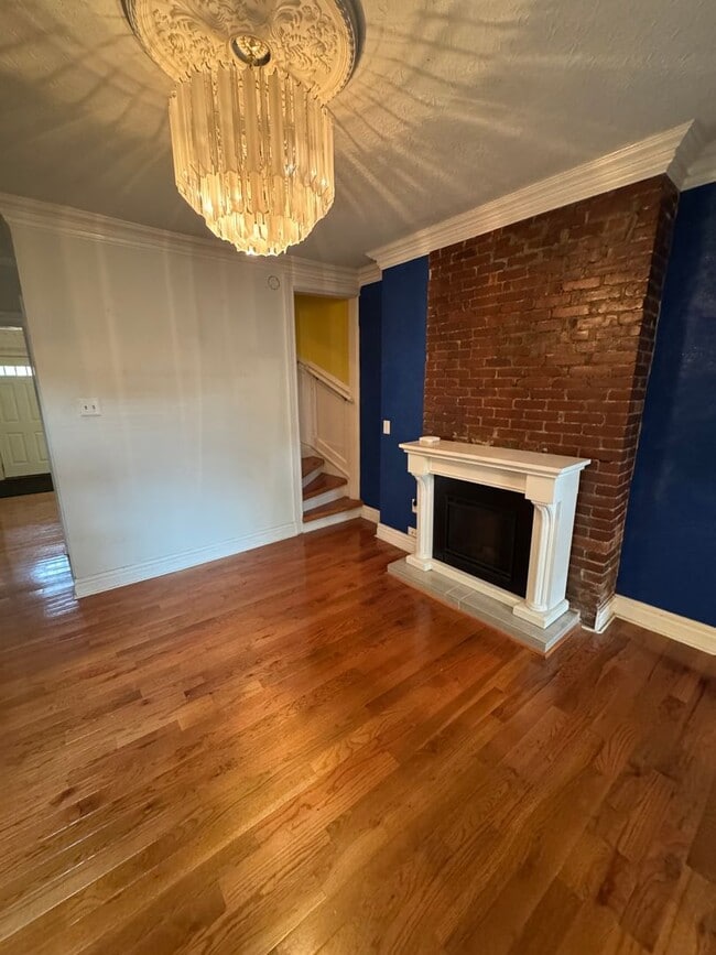 Building Photo - Charming 2 Bedroom 2 Bathroom House in Lawrenceville!