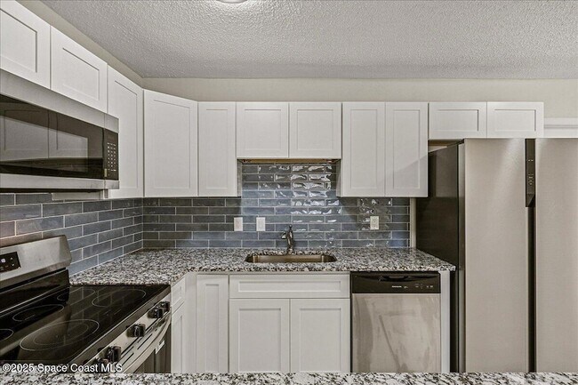 Building Photo - 1104 Azalea Ln