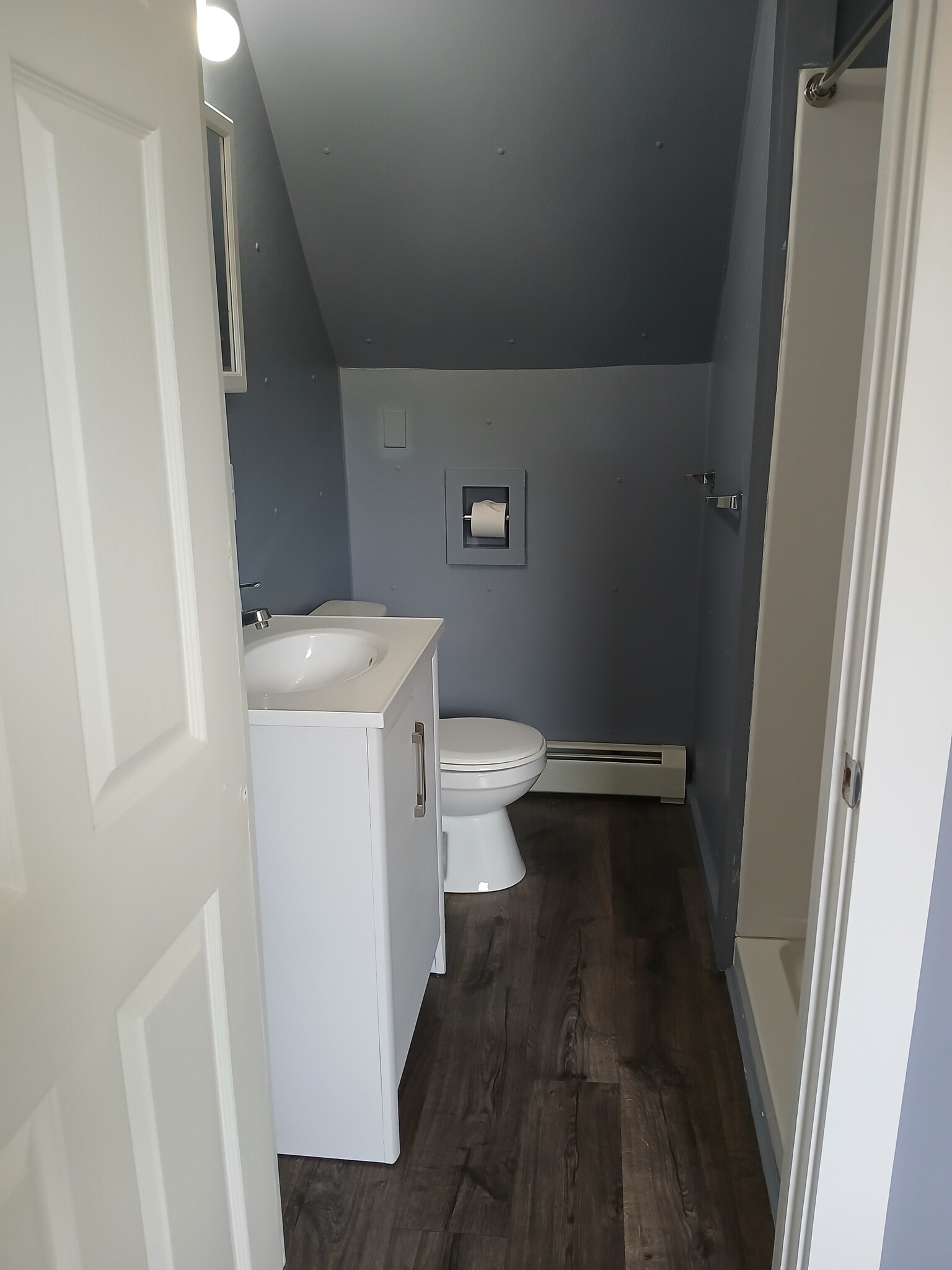 Bathroom - 4 Cushing Rd