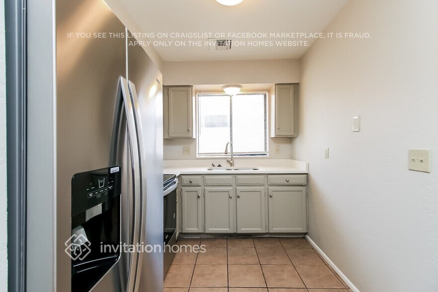 Building Photo - 4506 E Contessa St