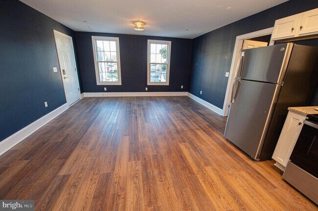 Building Photo - 106 Colonial Ct