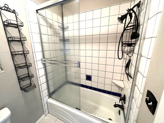 Building Photo - 3013 Verdugo Ln