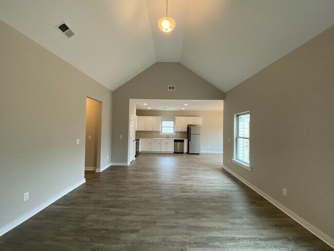 Building Photo - 65 Red Oak Ct