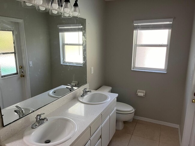 Building Photo - 1918 Turtle Creek Pl