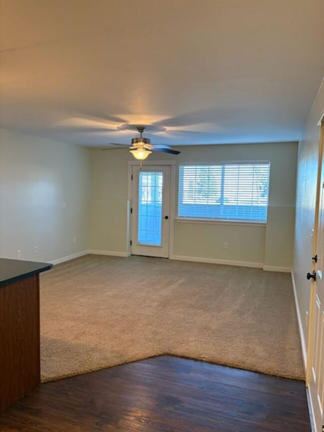 Building Photo - Condo for rent in Baxter Springs