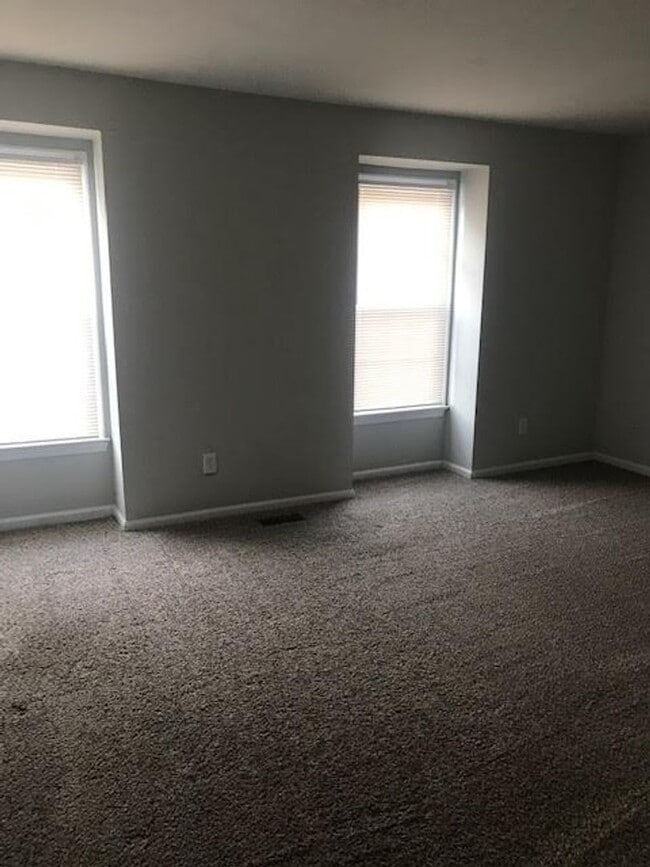 Building Photo - Lovely 2BR Townhouse in Glenwood