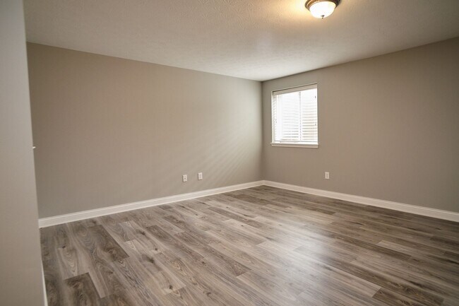 Building Photo - 4BDRM, 2.5 BA with finished basement in Westminster