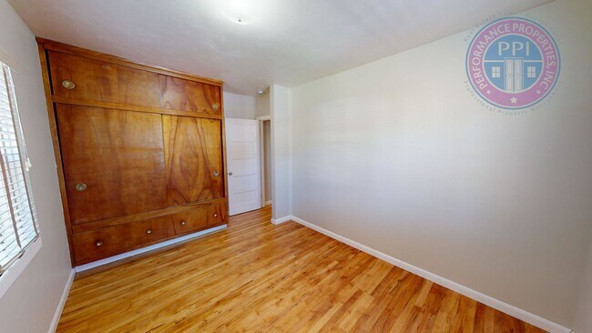 Building Photo - Great Locaton, Small Pet Negotiable w/ Pet Rent