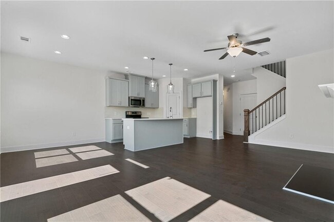 Building Photo - 64 Auburn Wds Dr