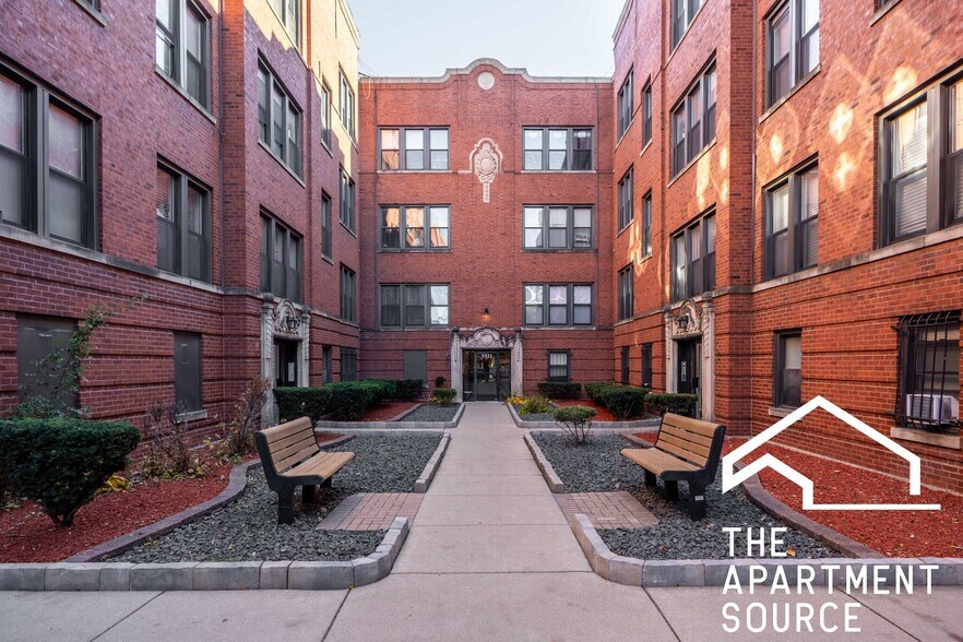 Building Photo - 3523 N Racine Ave