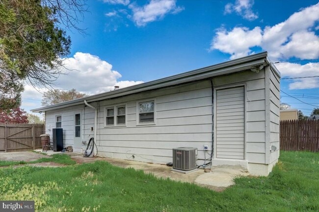 Building Photo - 9302 Trout Rd