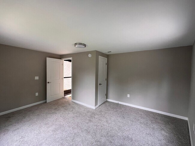 Building Photo - Brand New 3 bedroom Apartment ready for im...