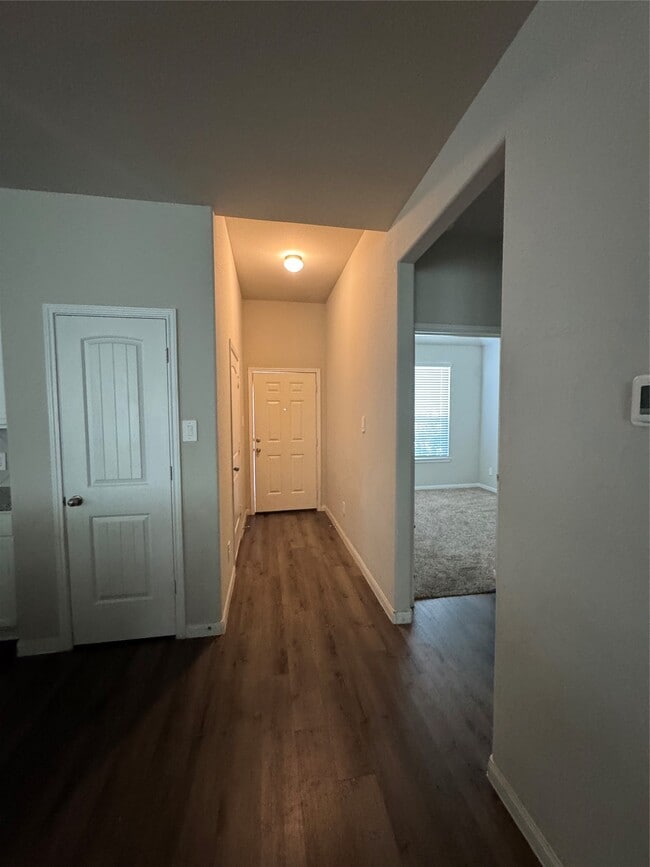 Building Photo - 305 Black Bear Dr
