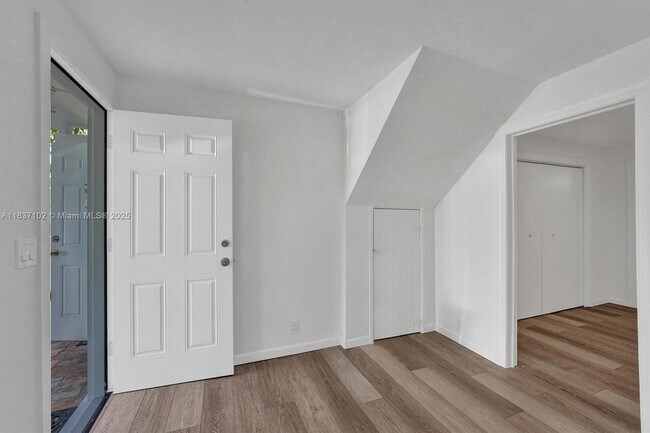 Building Photo - 310 N Ocean Breeze