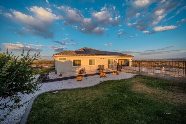 Building Photo - 2985 Bentley Dr