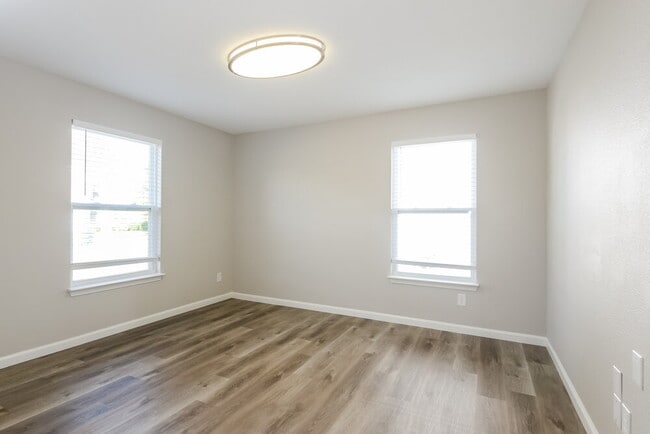 Building Photo - 10523 Ballard Dr