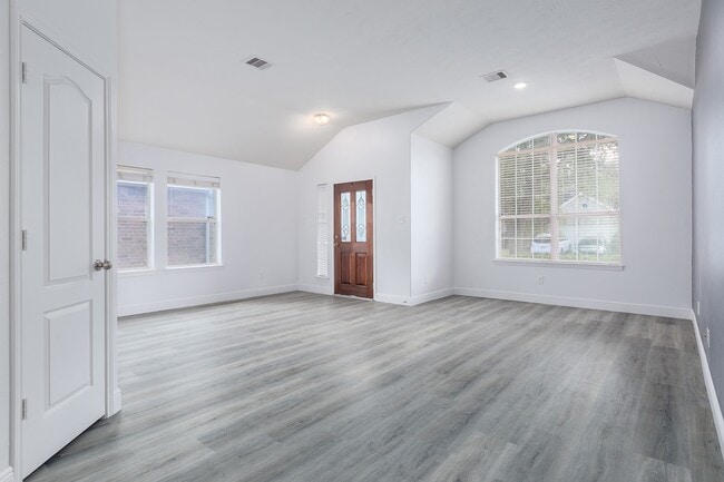 Building Photo - 21565 Duke Alexander Dr