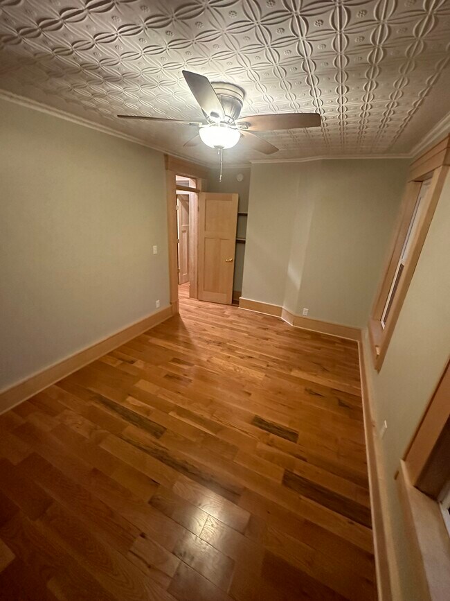 Building Photo - 661 Beech St