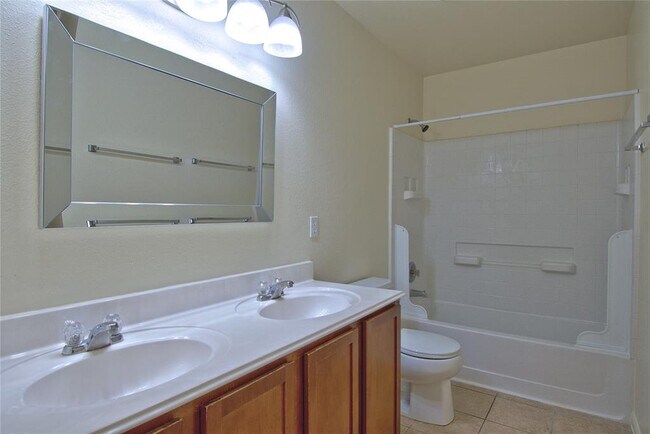 Building Photo - 7749 Squirrel Hollow Dr