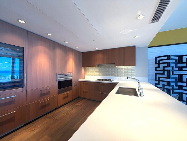 Building Photo - PARTIALLY FURNISHED, 3 BEDROOM, 3 BATHROOM, 2 PARKING (ONE ALA MOANA)