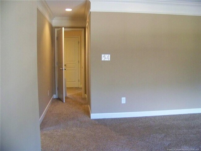Building Photo - 1134 Braybrooke Pl