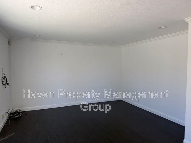 Building Photo - 7420 Hansen Dr