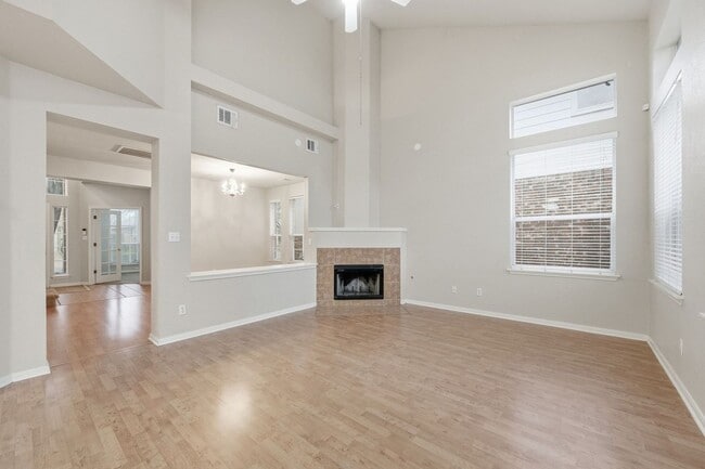 Building Photo - Gated Round Rock Ranch Lease | 3 Bed + Flex Space | 2,376 SF in The Enclave