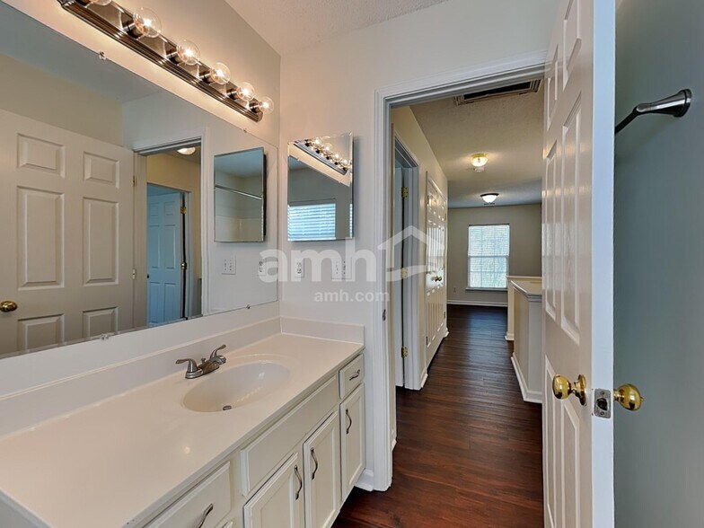 Building Photo - 126 Winborne Dr