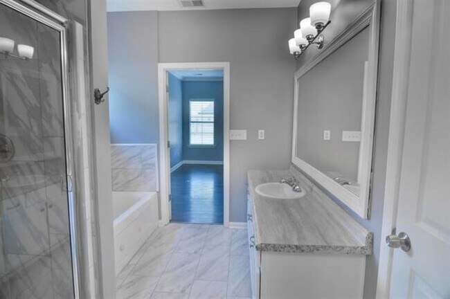 Building Photo - 3430 Roxee Run Cv