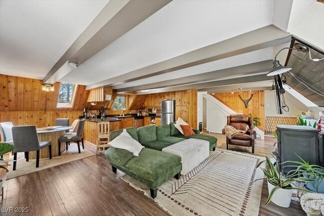 Building Photo - 223 Rainbow Canyon Blvd