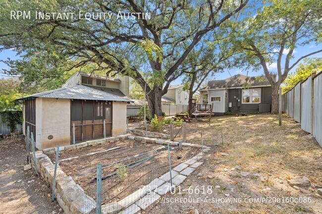 Building Photo - 2002 Travis Heights Blvd