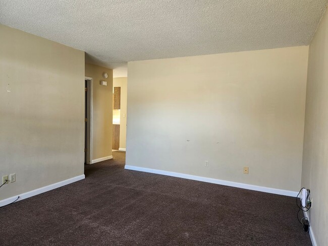 Building Photo - 101 Lytle Rd