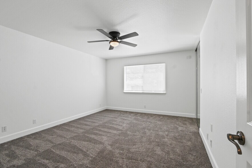Building Photo - 4725 Via Corona