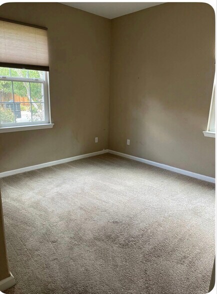 Building Photo - 8 N Boyle Heights Ct