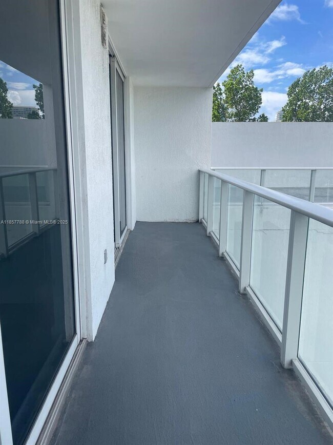 Building Photo - 4250 Biscayne Blvd