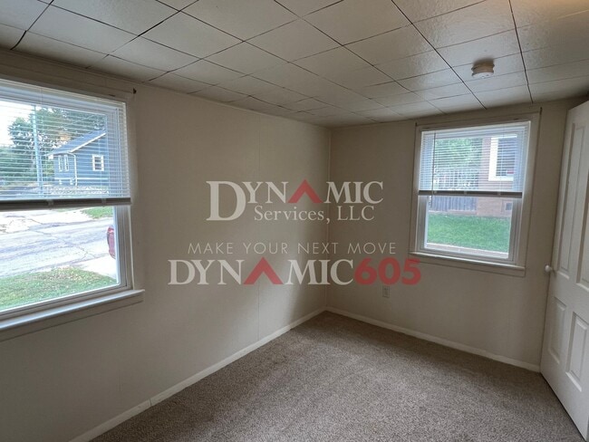 Building Photo - 3BR/1BA Single Family House For Rent