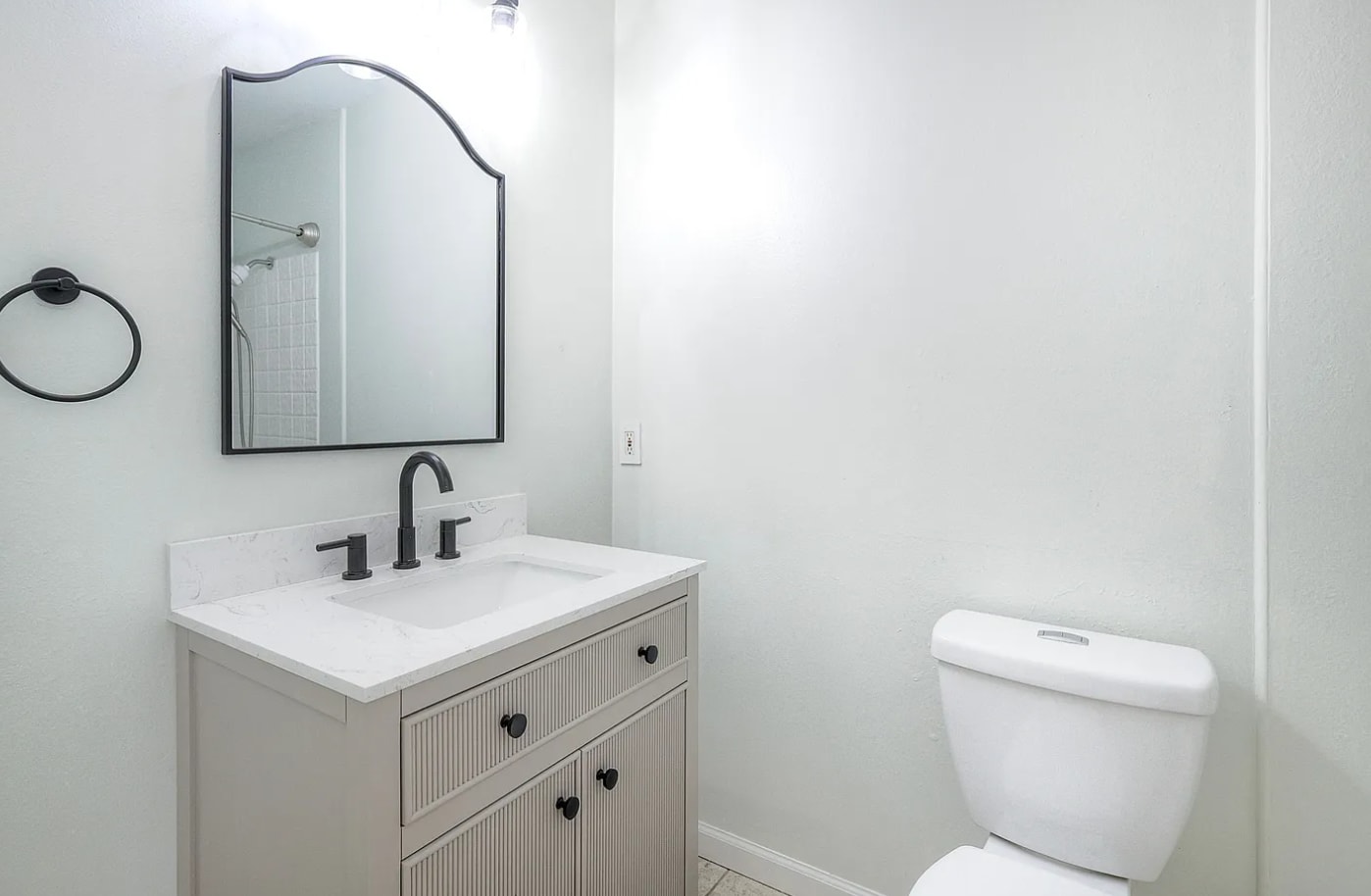 Building Photo - 2371 Berry St