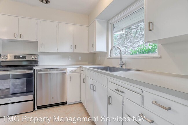 Building Photo - 2 br, 1 bath House - 7635 SW Capitol Hill ...