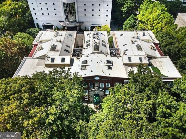 Building Photo - 2840 Peachtree Rd