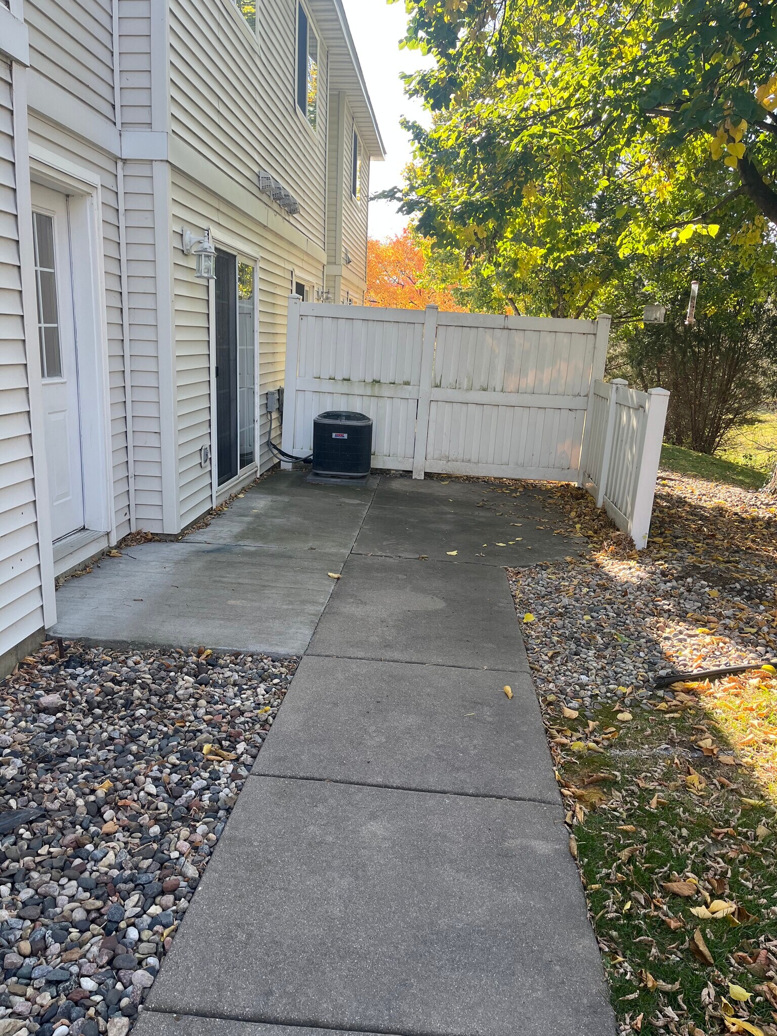 Building Photo - 7834 Harvest Ln