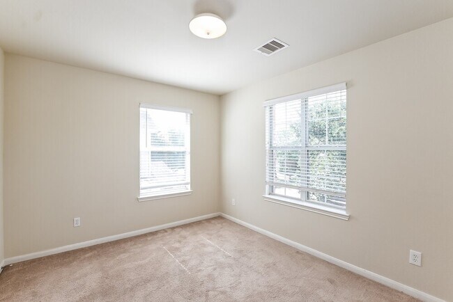 Building Photo - 8131 Barnes Ridge Ln