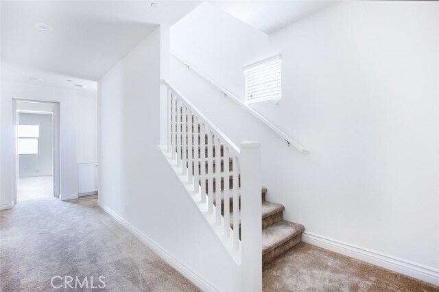 Building Photo - 198 Frame