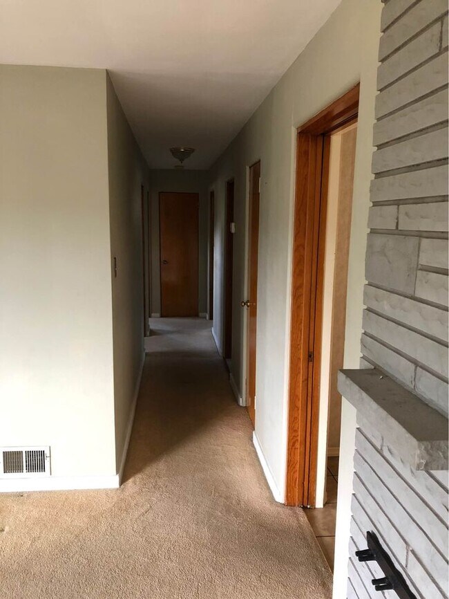 Building Photo - 21 Terrace Dr