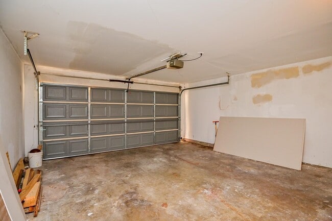 Building Photo - 10019 Overview Dr