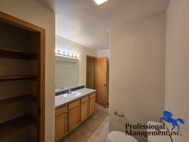 Building Photo - 2 bedroom in Billings MT 59105