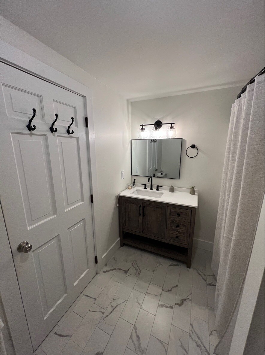 Building Photo - 11 Starr St