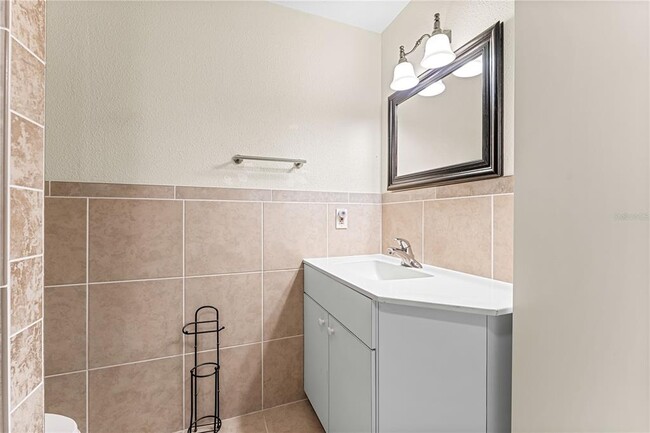 Building Photo - 6912 Alderwood Dr